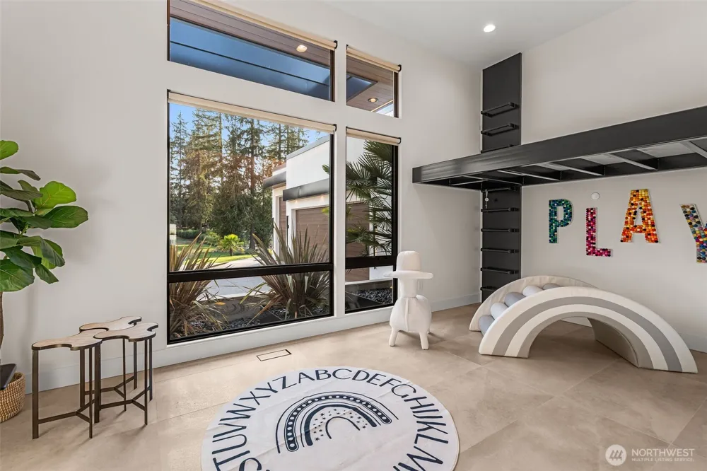 23680 NE 39th Place Redmond, WA 98053