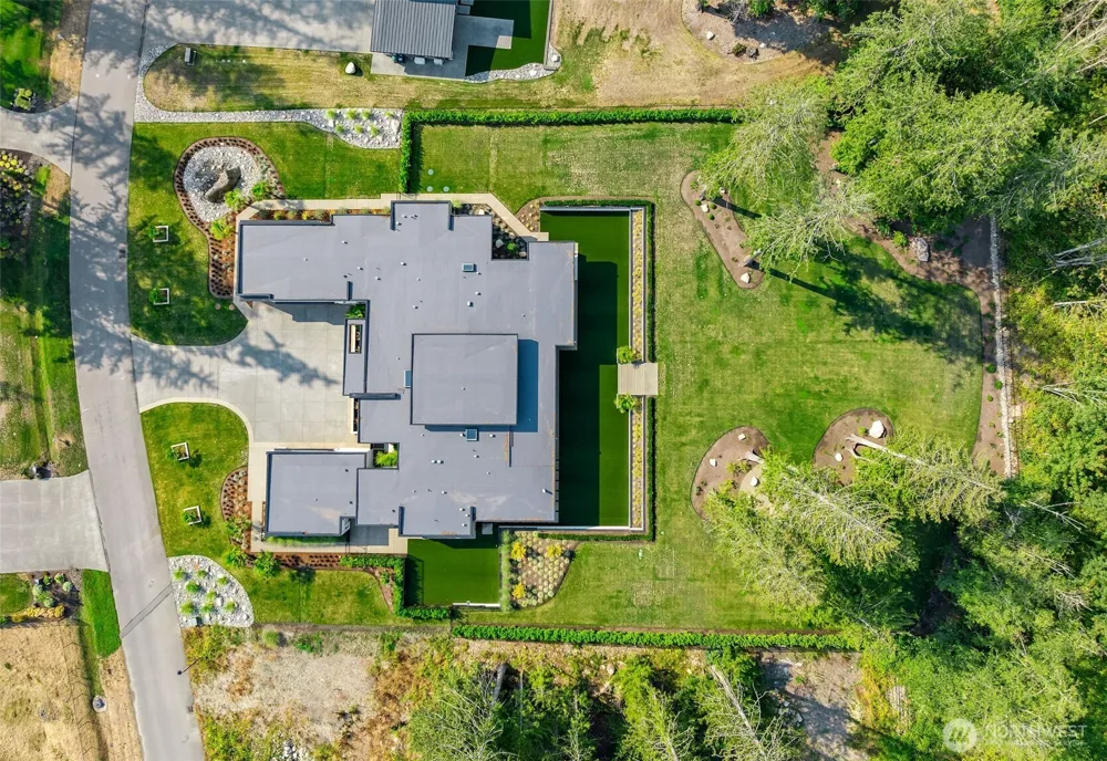 23680 NE 39th Place Redmond, WA 98053