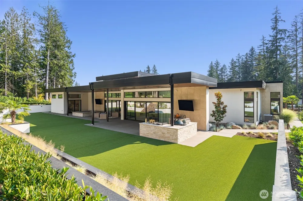 23680 NE 39th Place Redmond, WA 98053