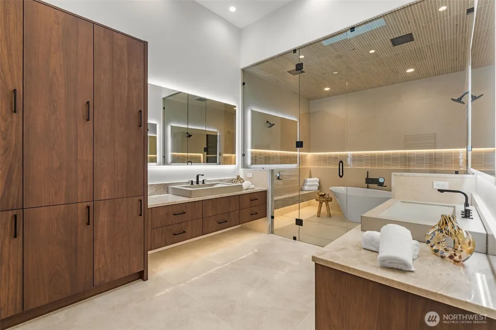 23680 NE 39th Place Redmond, WA 98053