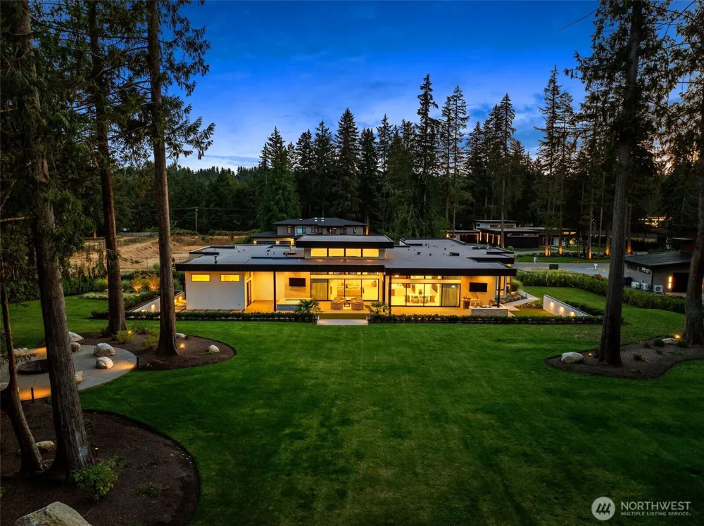 23680 NE 39th Place Redmond, WA 98053