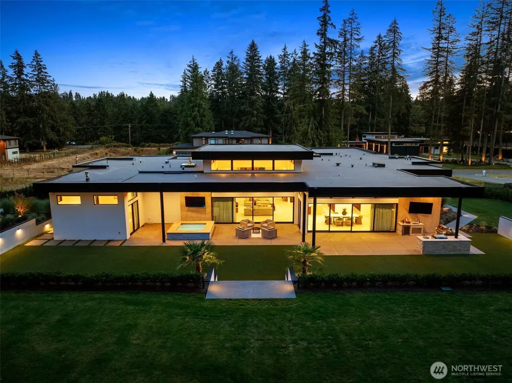 23680 NE 39th Place Redmond, WA 98053