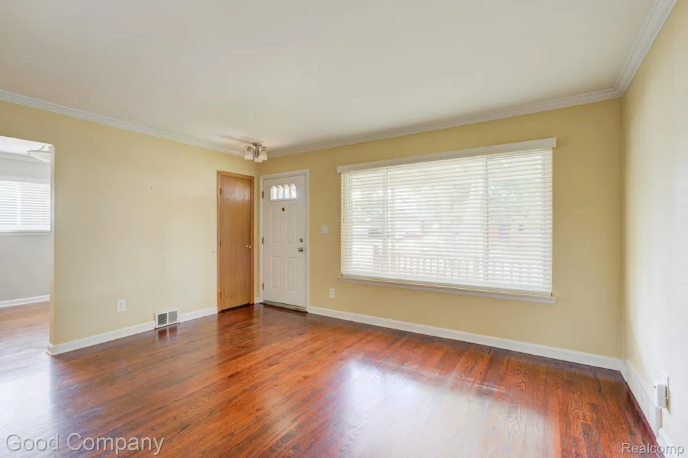 28704 Townley Street Madison Heights City, MI 48071