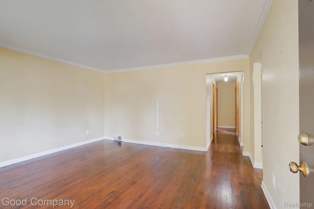 28704 Townley Street Madison Heights City, MI 48071