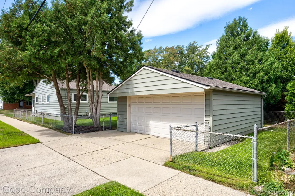 28704 Townley Street Madison Heights City, MI 48071