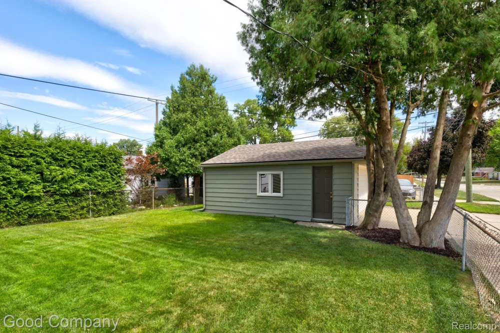 28704 Townley Street Madison Heights City, MI 48071