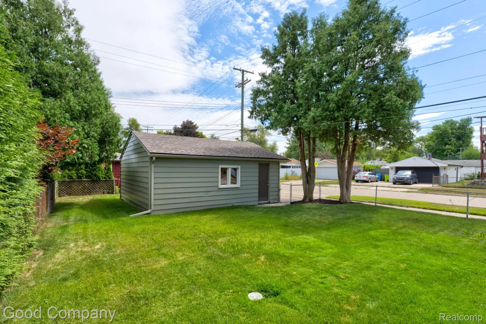 28704 Townley Street Madison Heights City, MI 48071