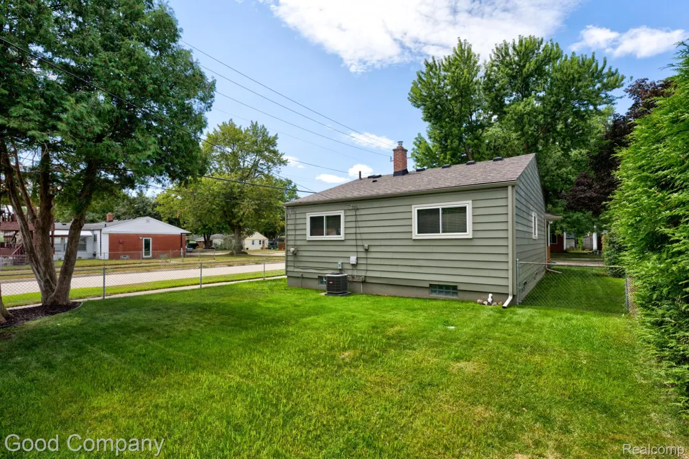 28704 Townley Street Madison Heights City, MI 48071
