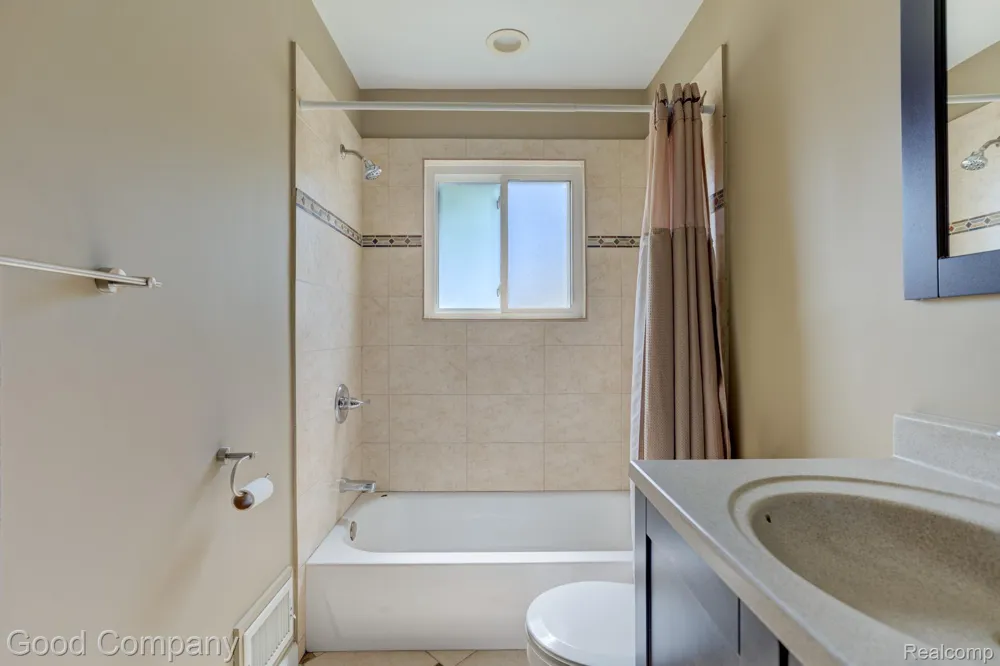 28704 Townley Street Madison Heights City, MI 48071