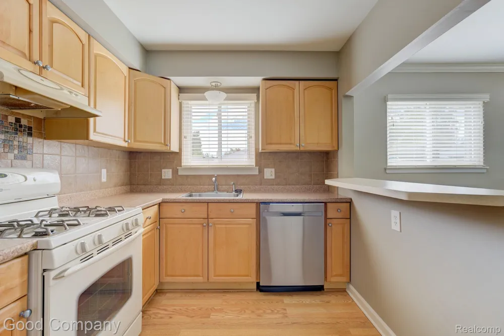 28704 Townley Street Madison Heights City, MI 48071