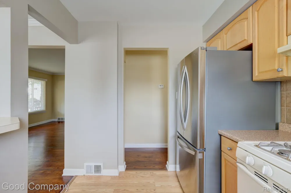 28704 Townley Street Madison Heights City, MI 48071