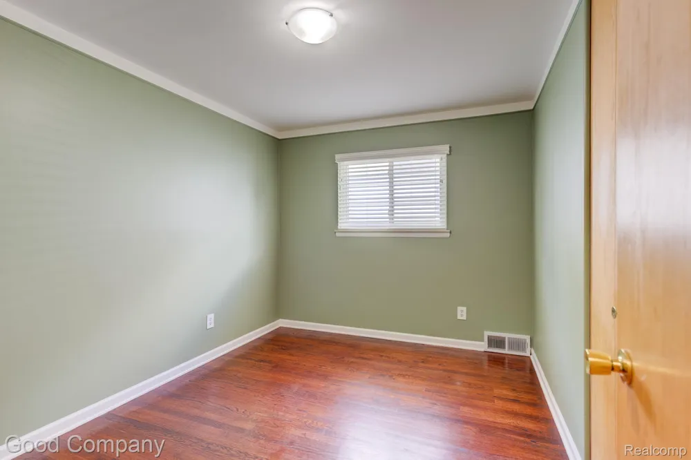 28704 Townley Street Madison Heights City, MI 48071