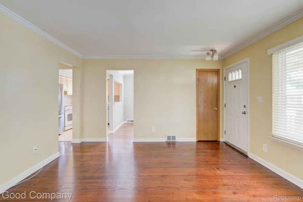 28704 Townley Street Madison Heights City, MI 48071