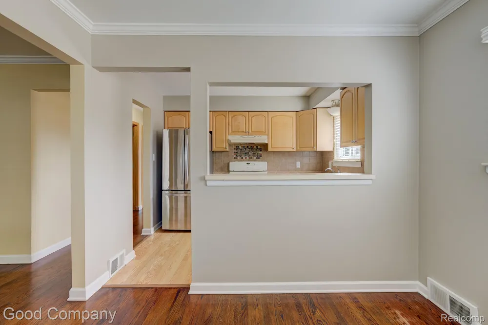 28704 Townley Street Madison Heights City, MI 48071