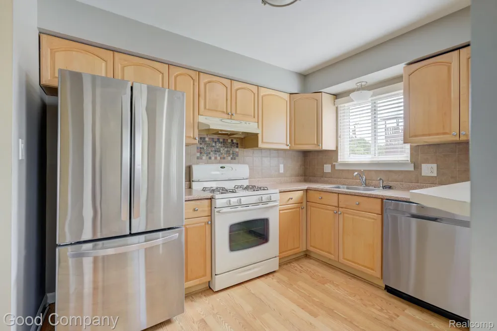 28704 Townley Street Madison Heights City, MI 48071