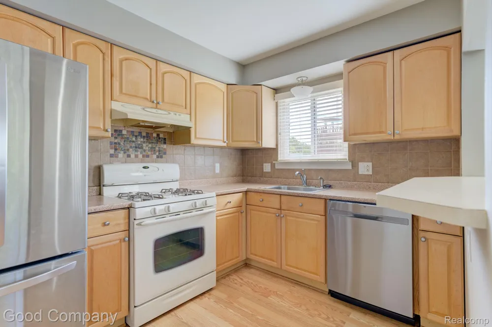 28704 Townley Street Madison Heights City, MI 48071