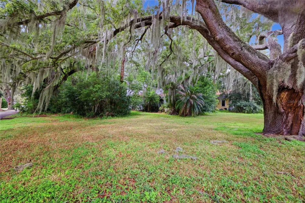815 S 9TH STREET Leesburg, FL 34748