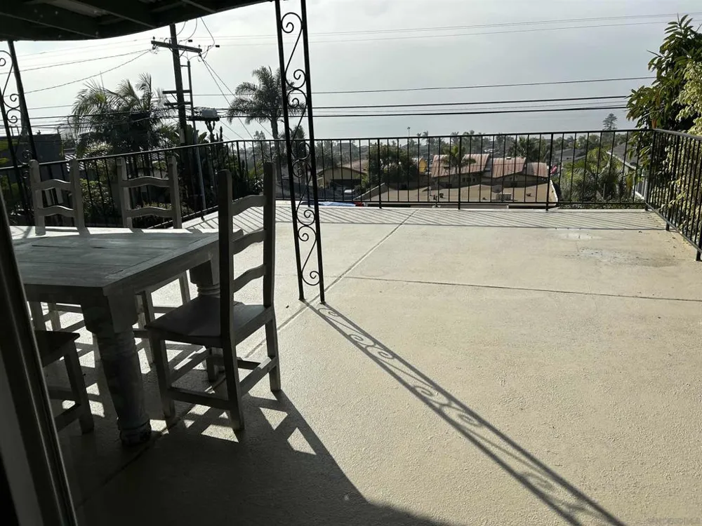 2420 OXFORD AVE. A Cardiff by the Sea, CA 92007