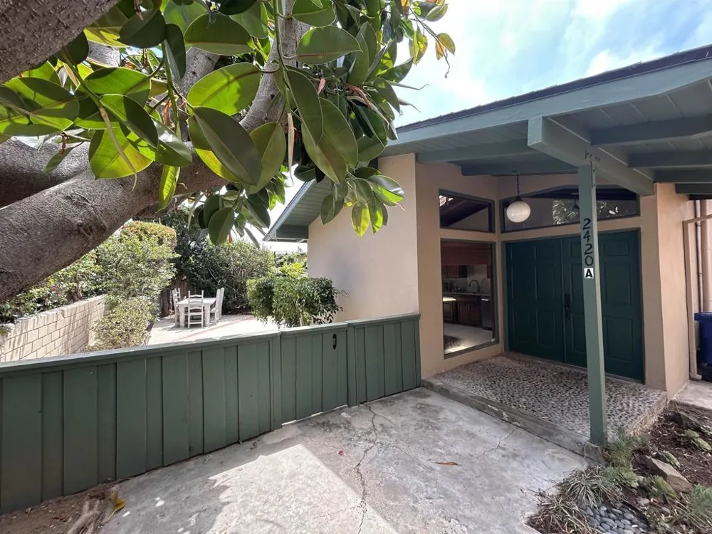2420 OXFORD AVE. A Cardiff by the Sea, CA 92007