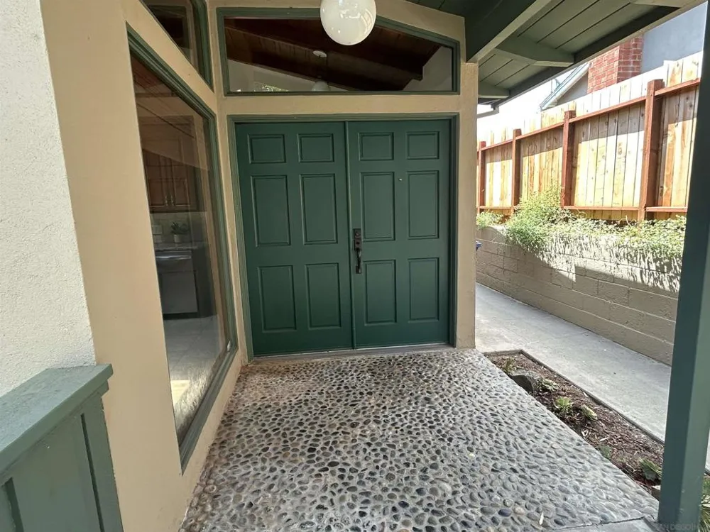 2420 OXFORD AVE. A Cardiff by the Sea, CA 92007