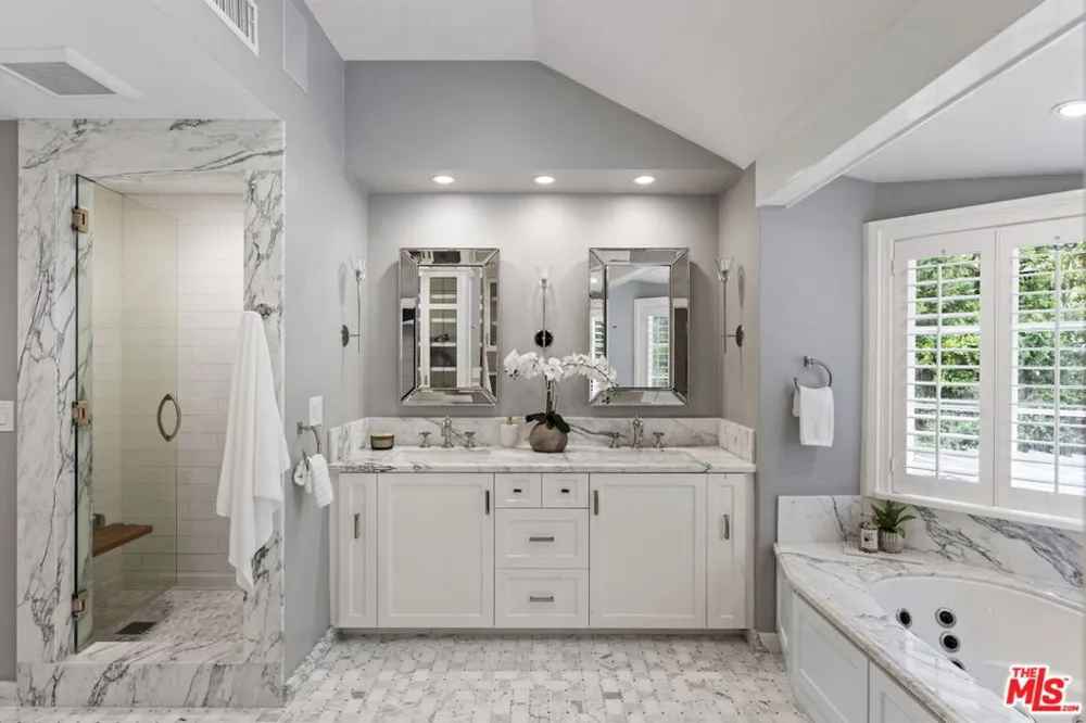 15938 Valley Vista Boulevard Encino, CA 91436