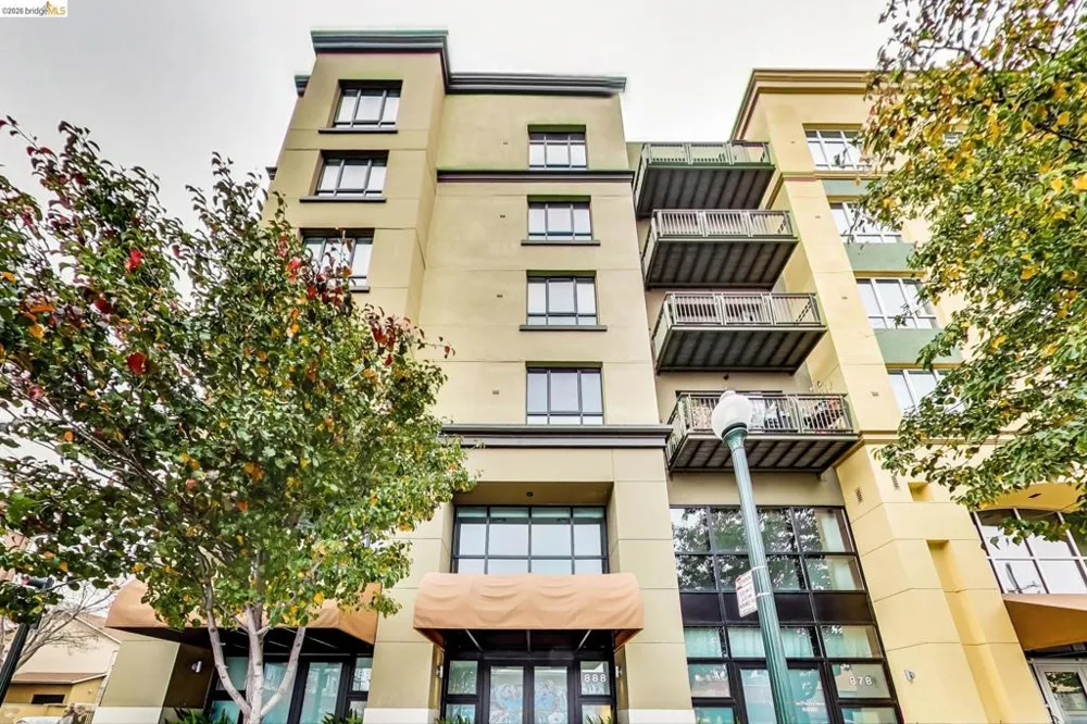 899 Clay St Oakland, CA 94607