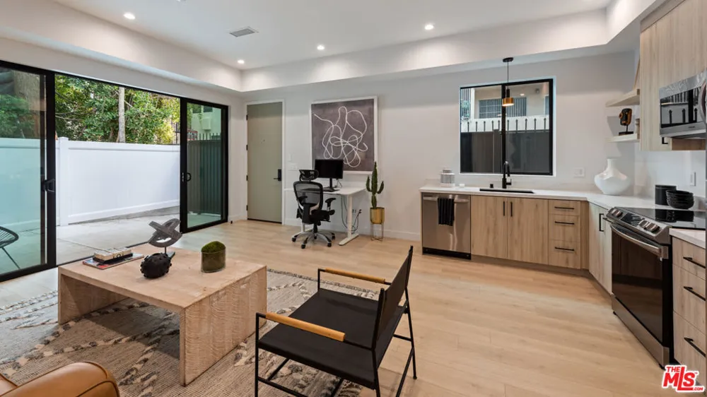 4329 Agnes Avenue Studio City, CA 91604
