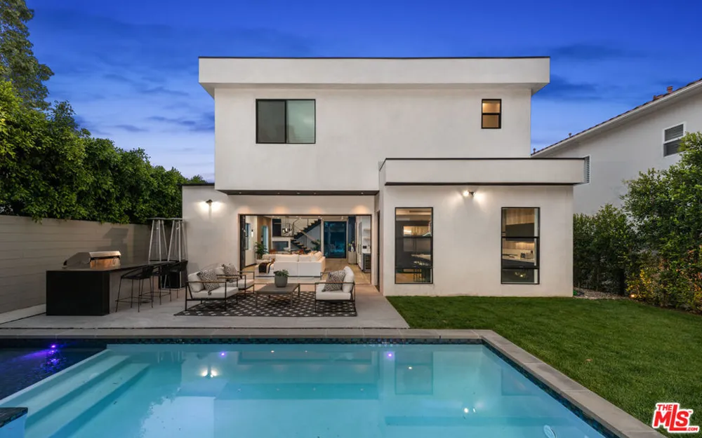 4329 Agnes Avenue Studio City, CA 91604