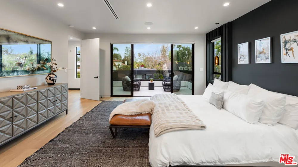 4329 Agnes Avenue Studio City, CA 91604