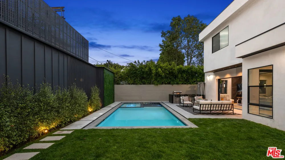4329 Agnes Avenue Studio City, CA 91604