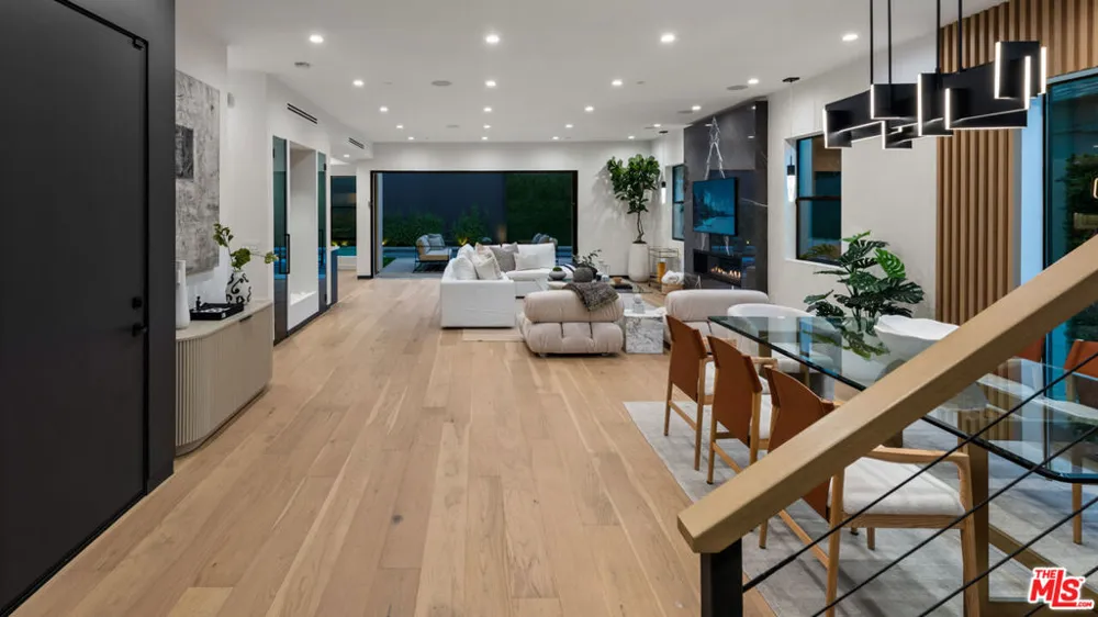 4329 Agnes Avenue Studio City, CA 91604