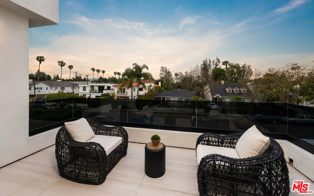 4329 Agnes Avenue Studio City, CA 91604