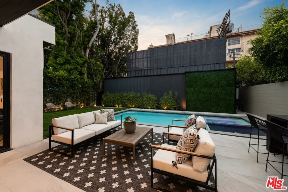 4329 Agnes Avenue Studio City, CA 91604