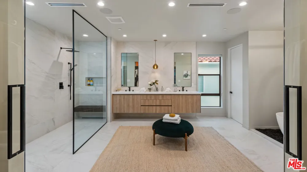 4329 Agnes Avenue Studio City, CA 91604