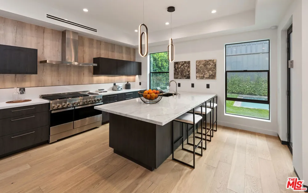 4329 Agnes Avenue Studio City, CA 91604