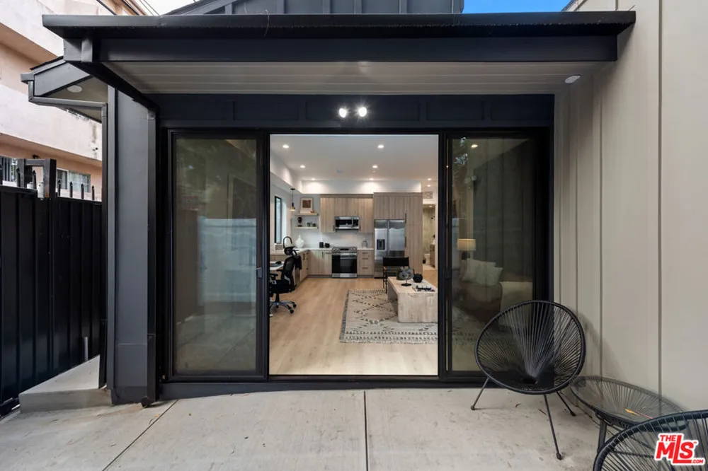 4329 Agnes Avenue Studio City, CA 91604