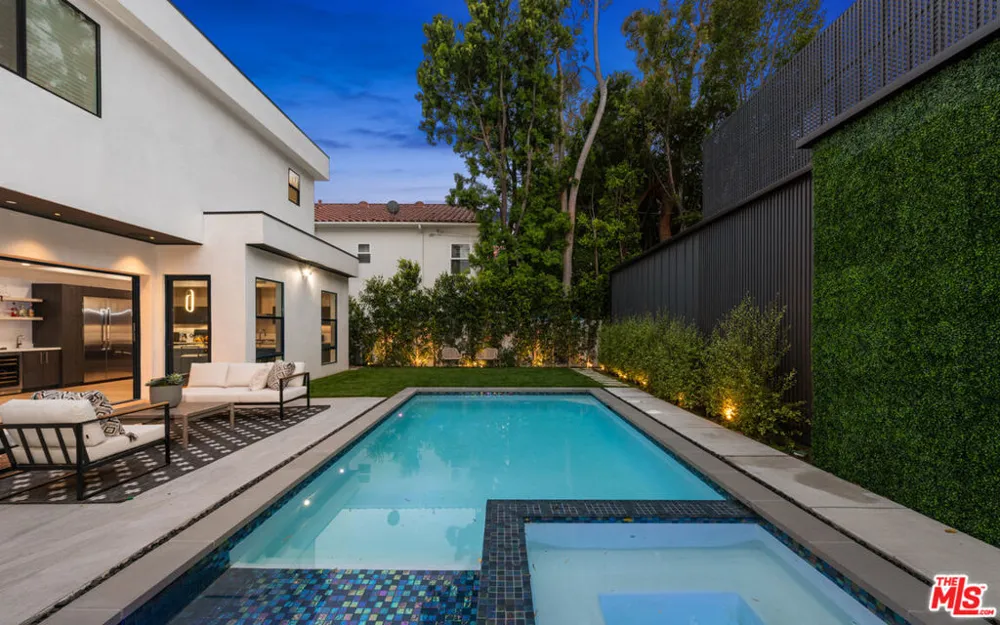 4329 Agnes Avenue Studio City, CA 91604