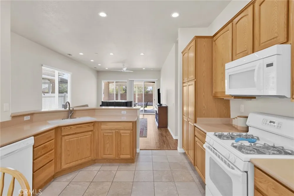 19535 Hanely Apple Valley, CA 92308