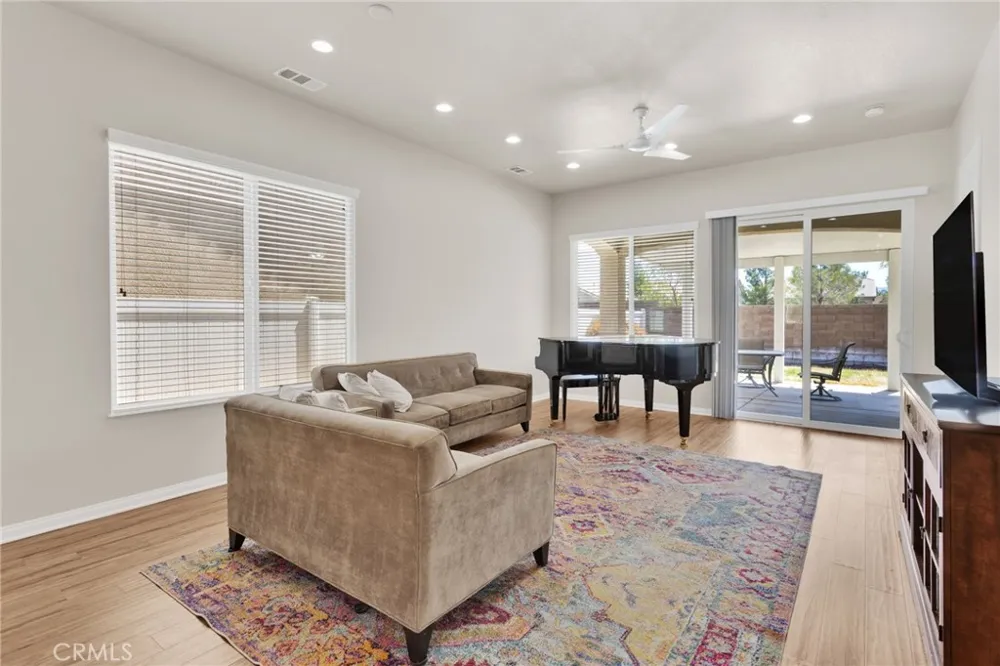 19535 Hanely Apple Valley, CA 92308