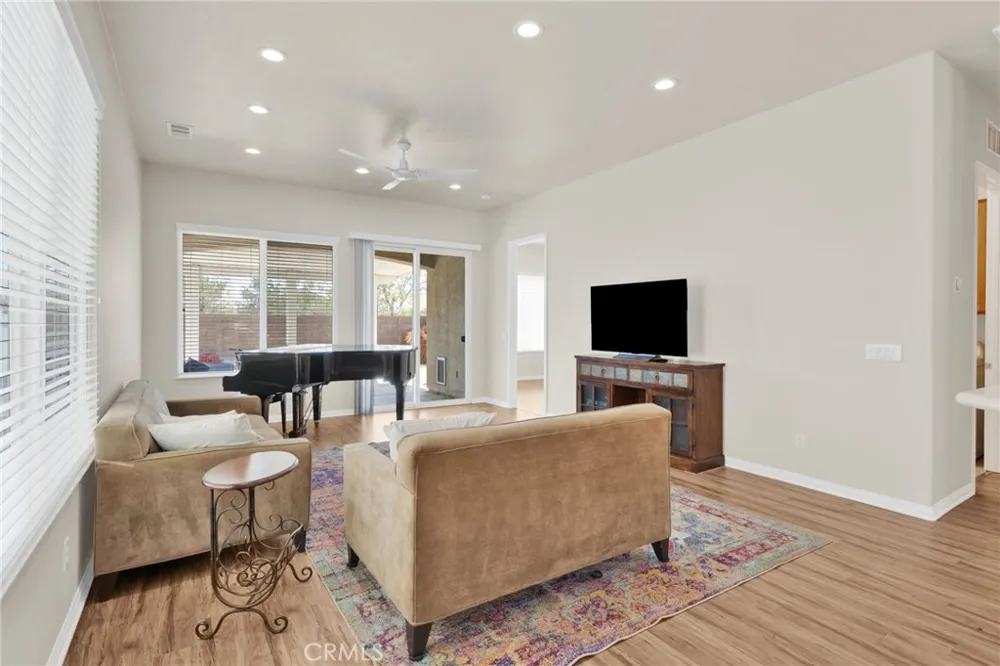 19535 Hanely Apple Valley, CA 92308