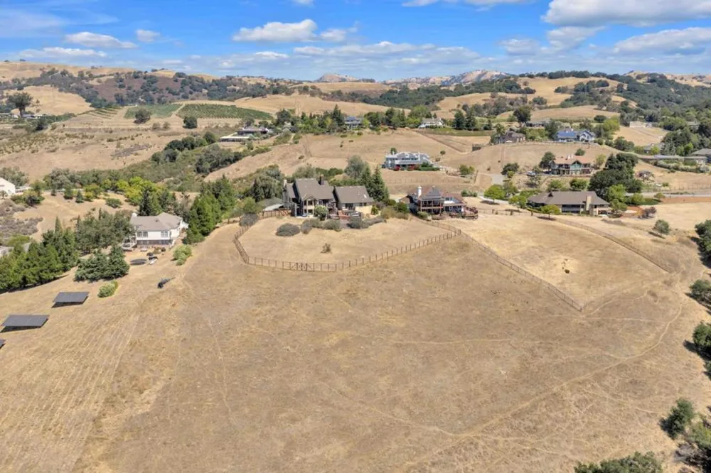 3020 Three Springs Road San Jose, CA 95140