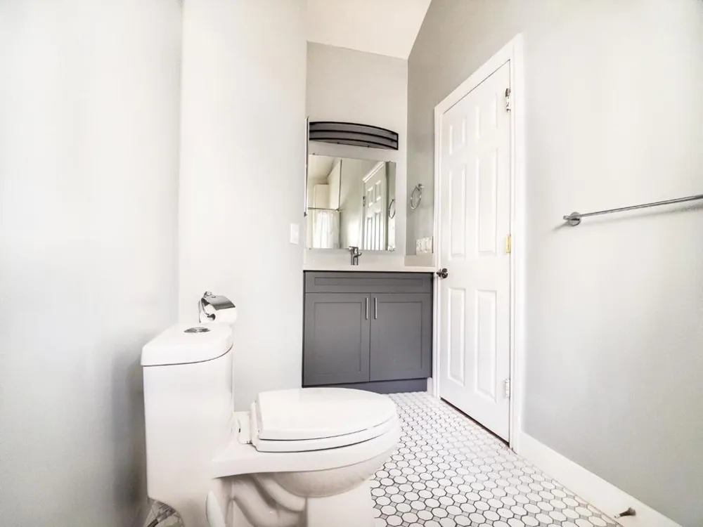 1435 Edgehill Drive Burlingame, CA 94010
