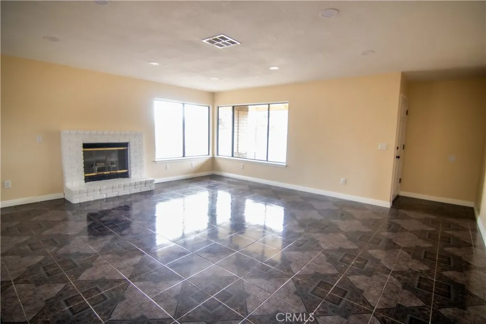 40629 174th E Lancaster, CA 93535