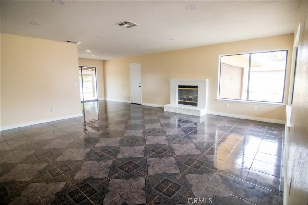 40629 174th E Lancaster, CA 93535