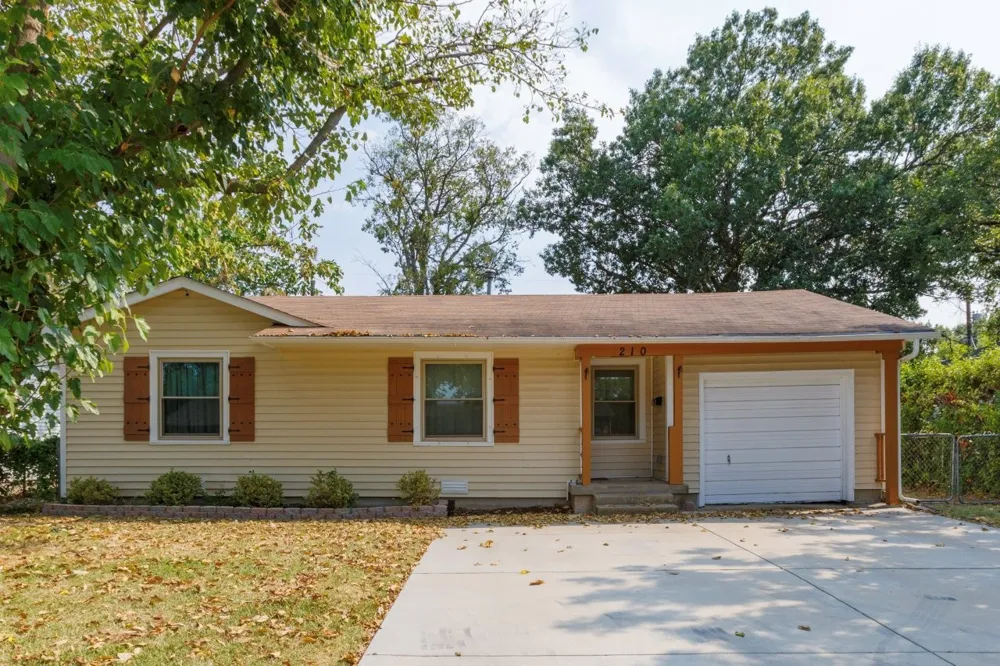 210 E Daugherty Drive Garland, TX 75041