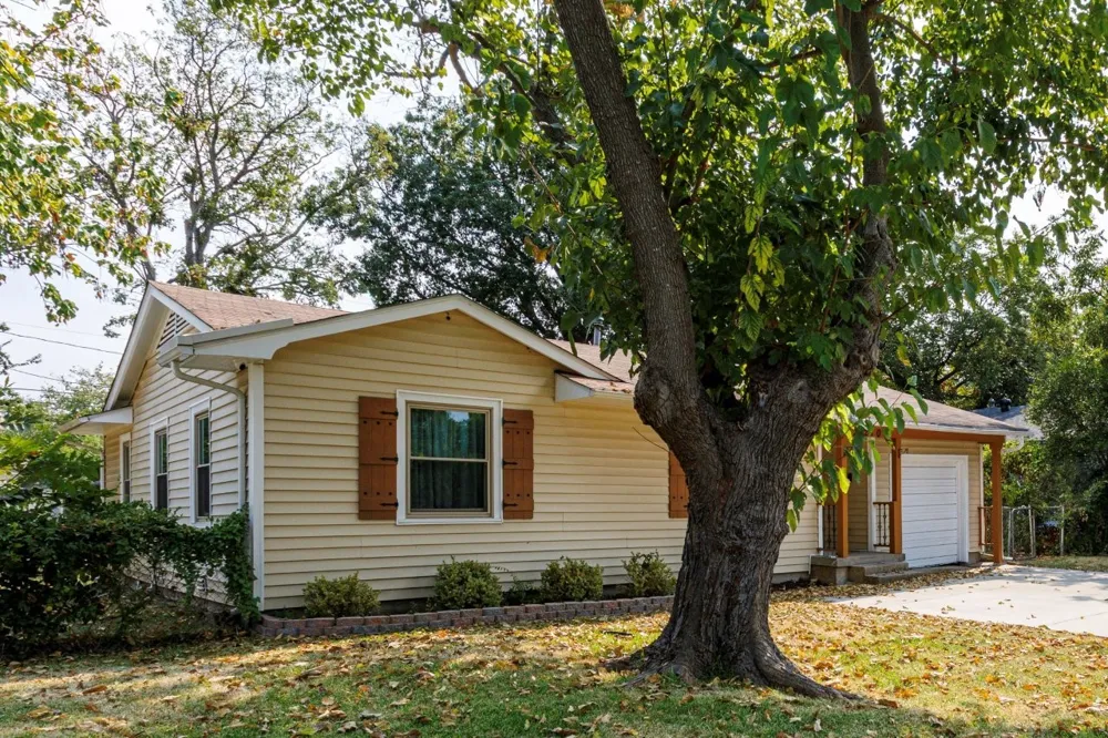 210 E Daugherty Drive Garland, TX 75041