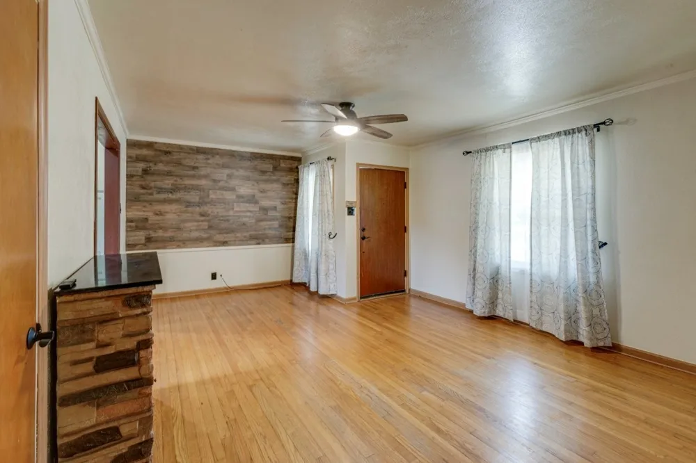210 E Daugherty Drive Garland, TX 75041