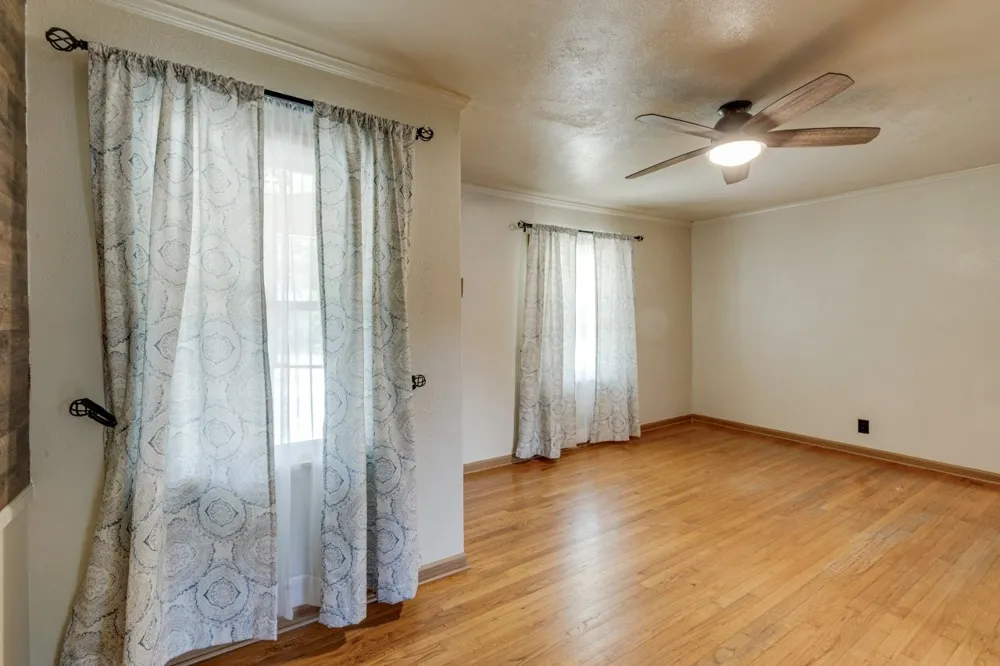 210 E Daugherty Drive Garland, TX 75041
