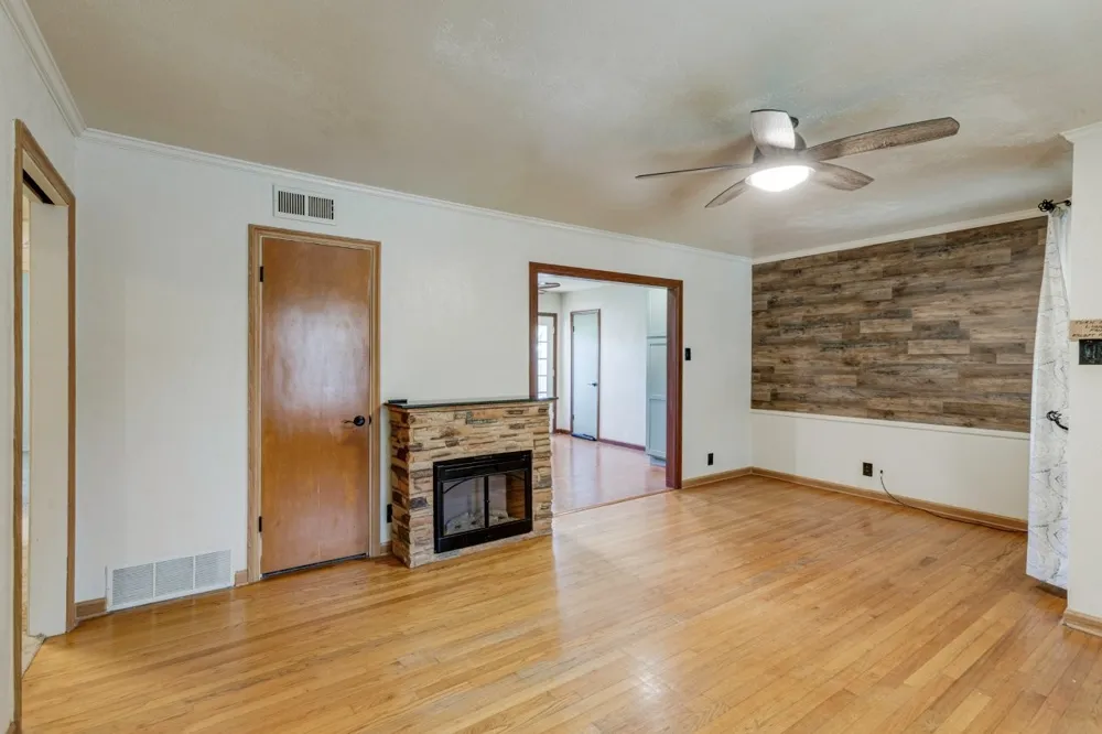 210 E Daugherty Drive Garland, TX 75041