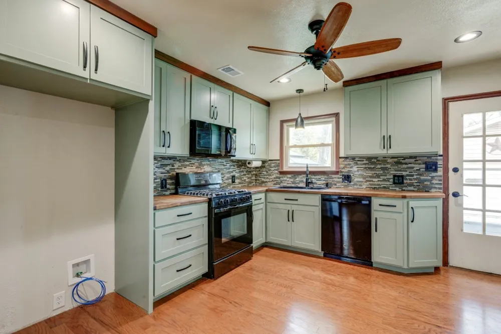 210 E Daugherty Drive Garland, TX 75041